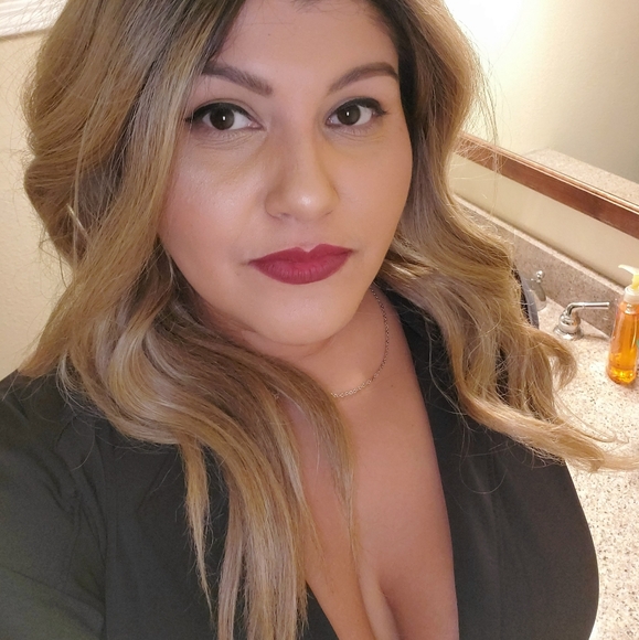 Meet your Posher, Isabel - Picture 5 of 5